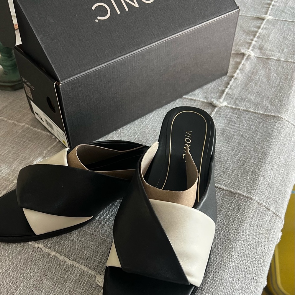 Vionic Black and Cream Mules Modern Minimalist Design